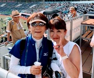 宇津木妙子監督(左)シドニー・アテネオリンピック女子ソフトボール監督